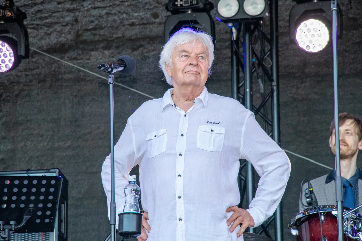 Ivo Linna on laulunud ennast Eesti rahva südamesse. Pildil Ivo Linna 75. sünnipäeva kontsert Kuressaares.