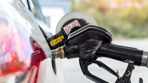 Дизель на латвийских АЗС подешевел перед снижением акциза