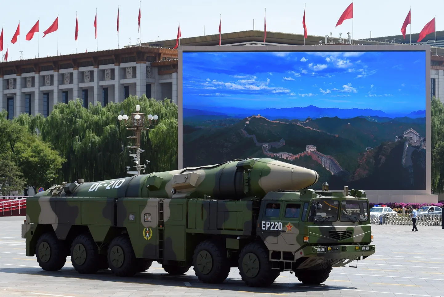 Hiina DF-21D on suhteliselt sarnane uue DF-17 raketiga.
