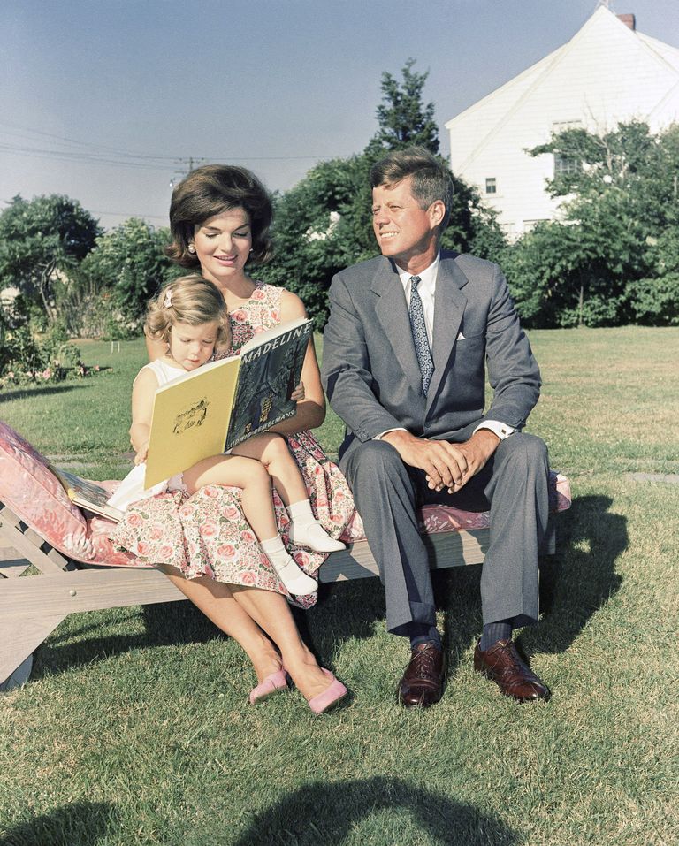 John Kennedy, ta naine Jacqueline ja nende tütar Caroline 1961. aastal Hyannis Portis