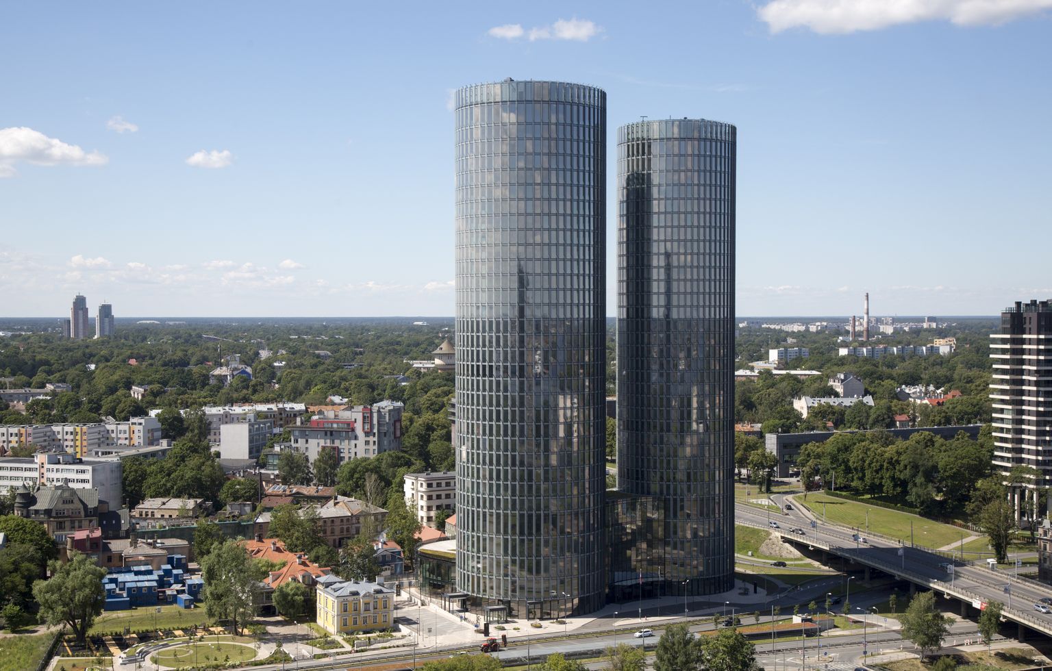 Z tower. Z Towers Рига. Рига Кипсала + z башни. Z Tower Кишинев. Рига многоэтажки.