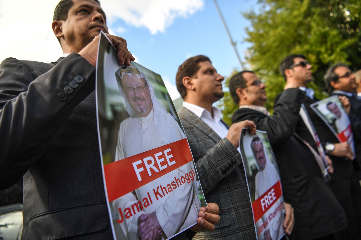 Istanbulis nõuti ajakirjanik Jamal Khashoggi vabastamist, paraku usuvad paljud, et mees on tapetud.