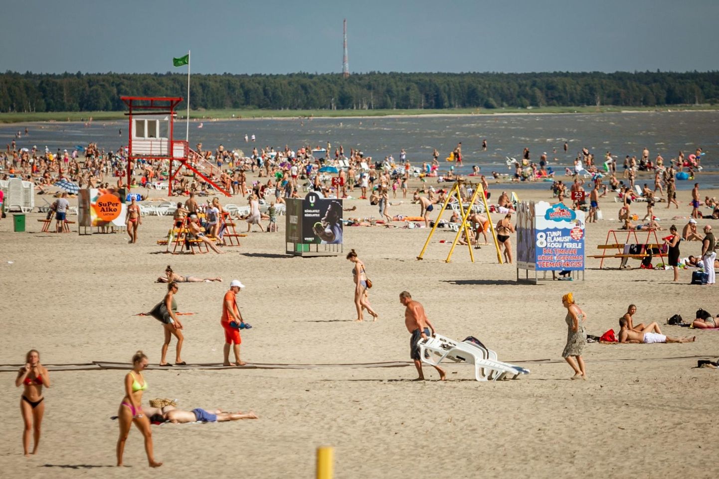 Eestlasi huvitavad tänavu eelkõige kohalikud suvituspaigad. Pildil Pärnu rand.