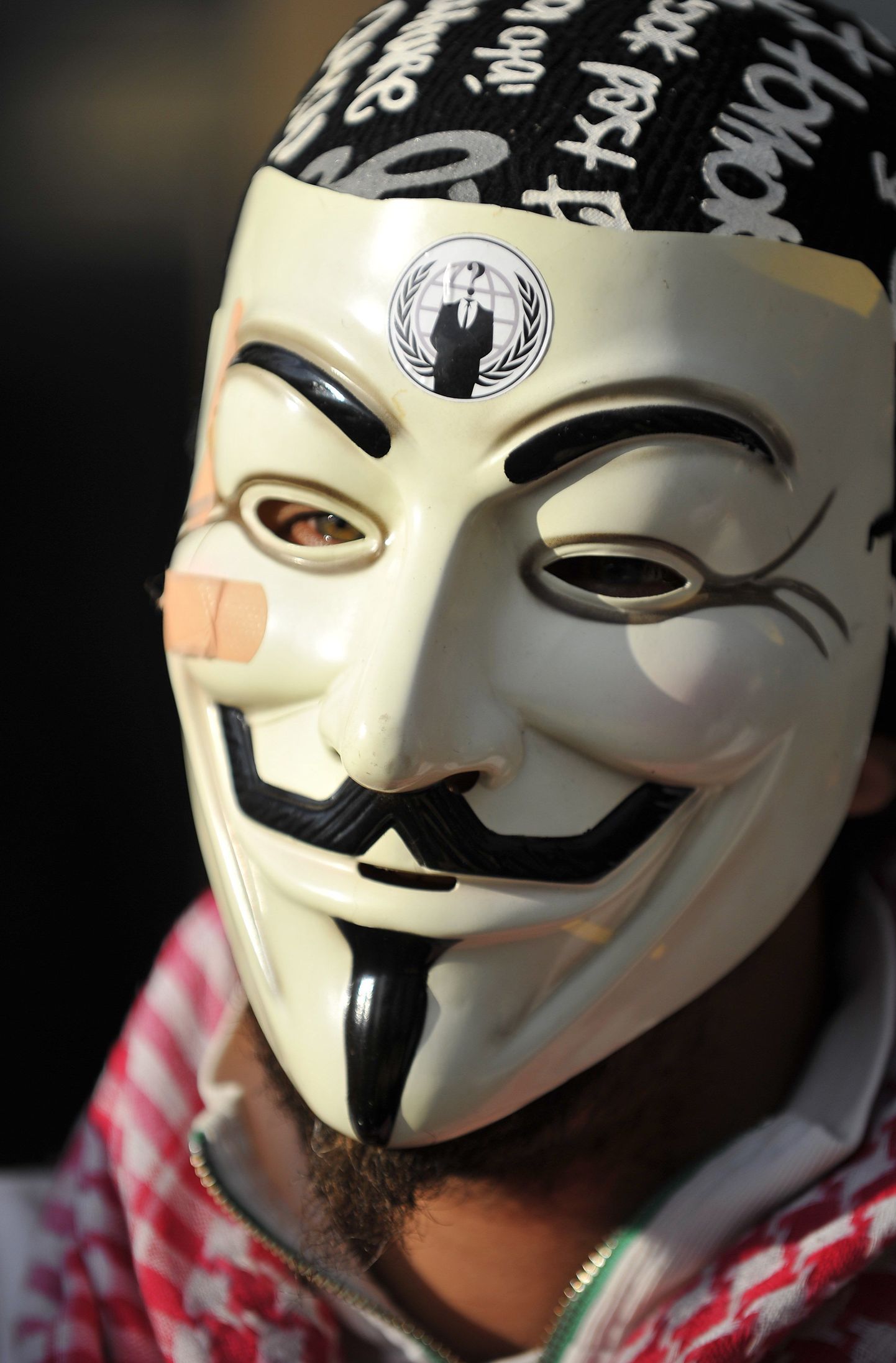 Член Anonymous.