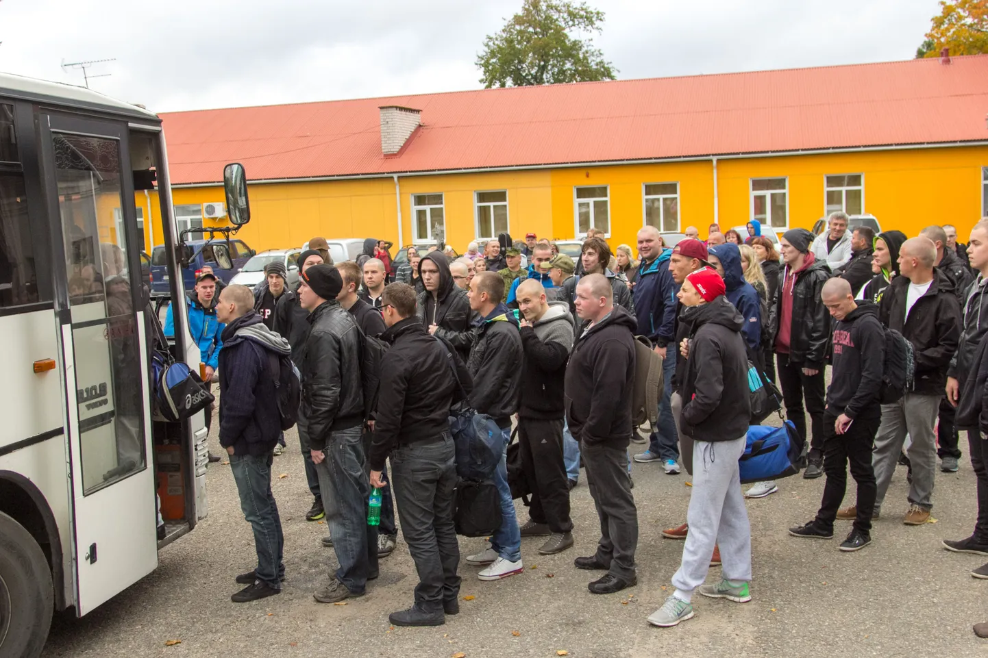 Sellelgi korral algab maakonna noorte teekond ajateenistusse Valgast Pikalt tänavalt.