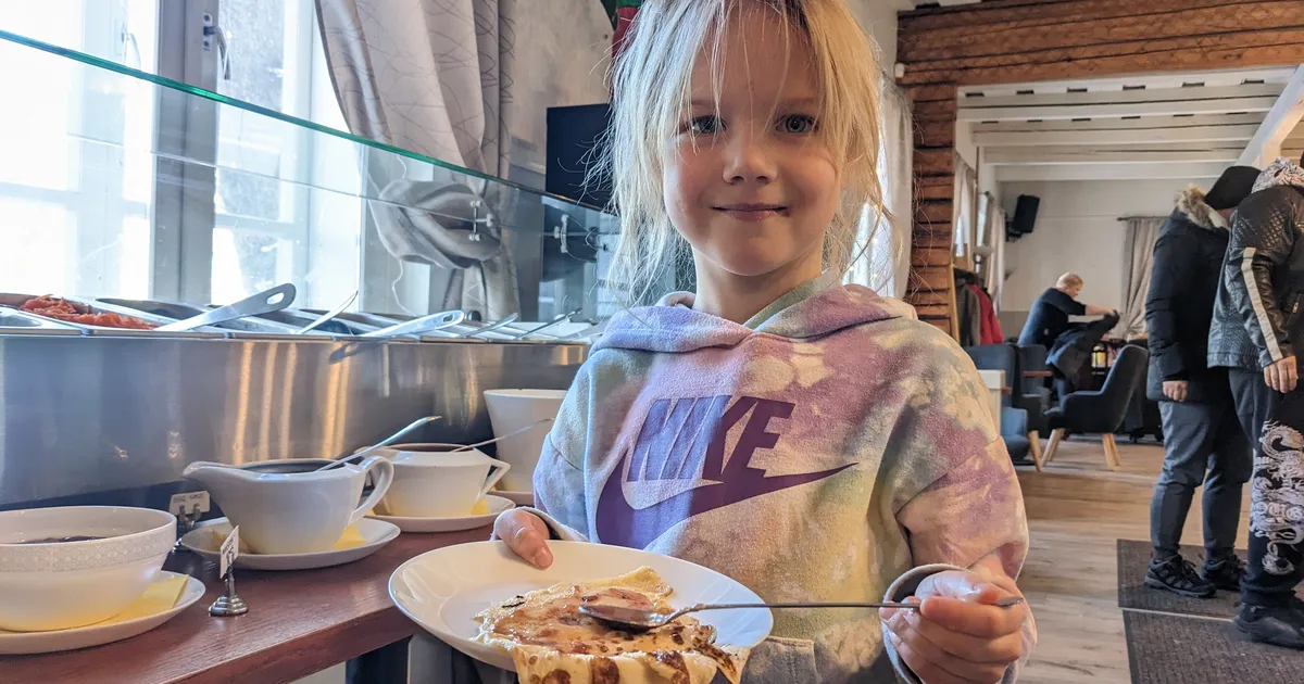 GALERII Pühapäevane brantš tõi pered kohvikusse hilist hommikut nautima