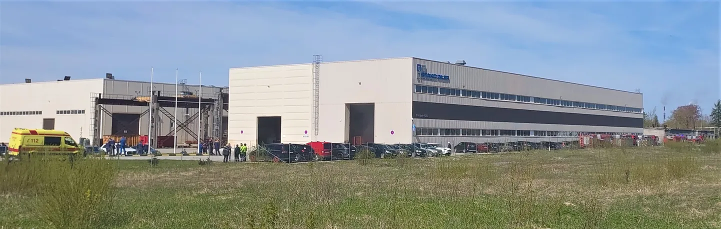 Teisipäeval puhkes põleng Kohtla-Järvel Käva piirkonnas asuvas metalliettevõttes Stako Diler.