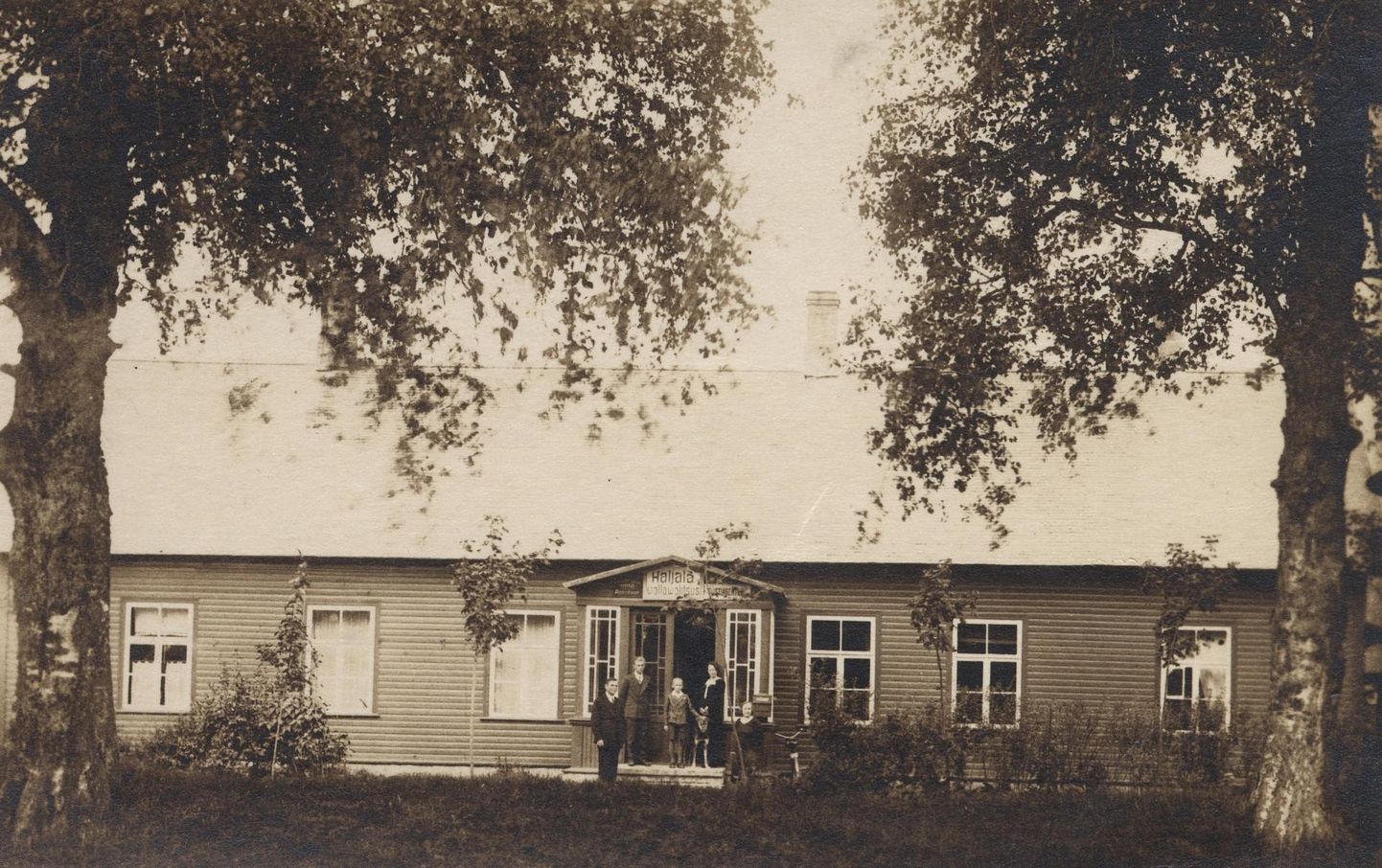 Haljala vallamajas tegutses raamatukogu 1938.–1941. aastal.