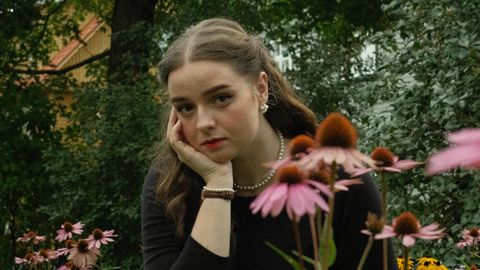 Usutlus ⟩ Rael Rendi teekond Pärnu kunstide maja mudilaskoorist suurtele ooperilavadele ehk Rikka sisemaailmaga metsosoprani tiivustav lugu