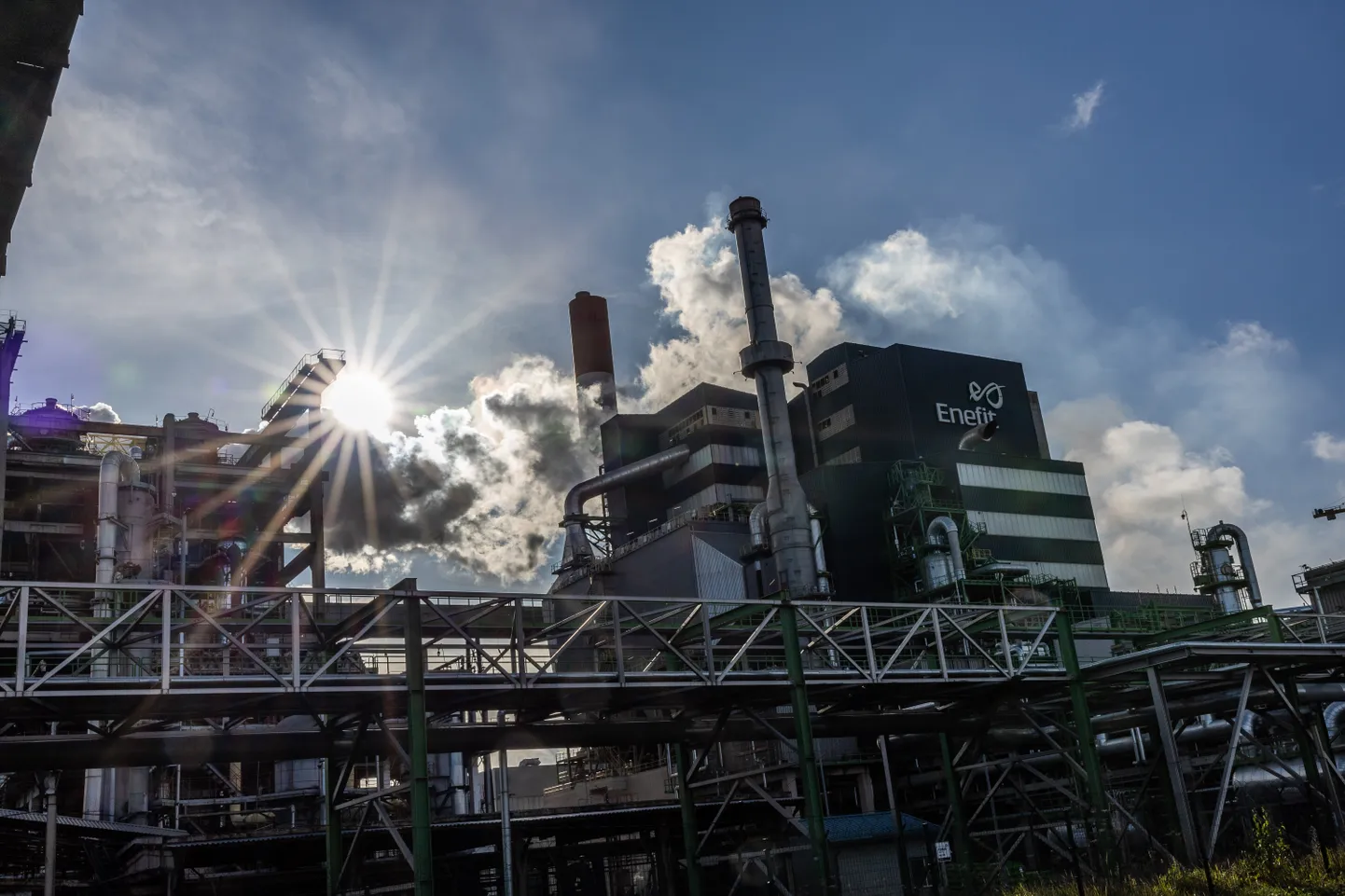 Minister of Climate Kristen Michal conditionally approved the environmental impact assessment report for the Enefit 280-2 oil plant, on the condition that the plant can operate until the end of 2034.