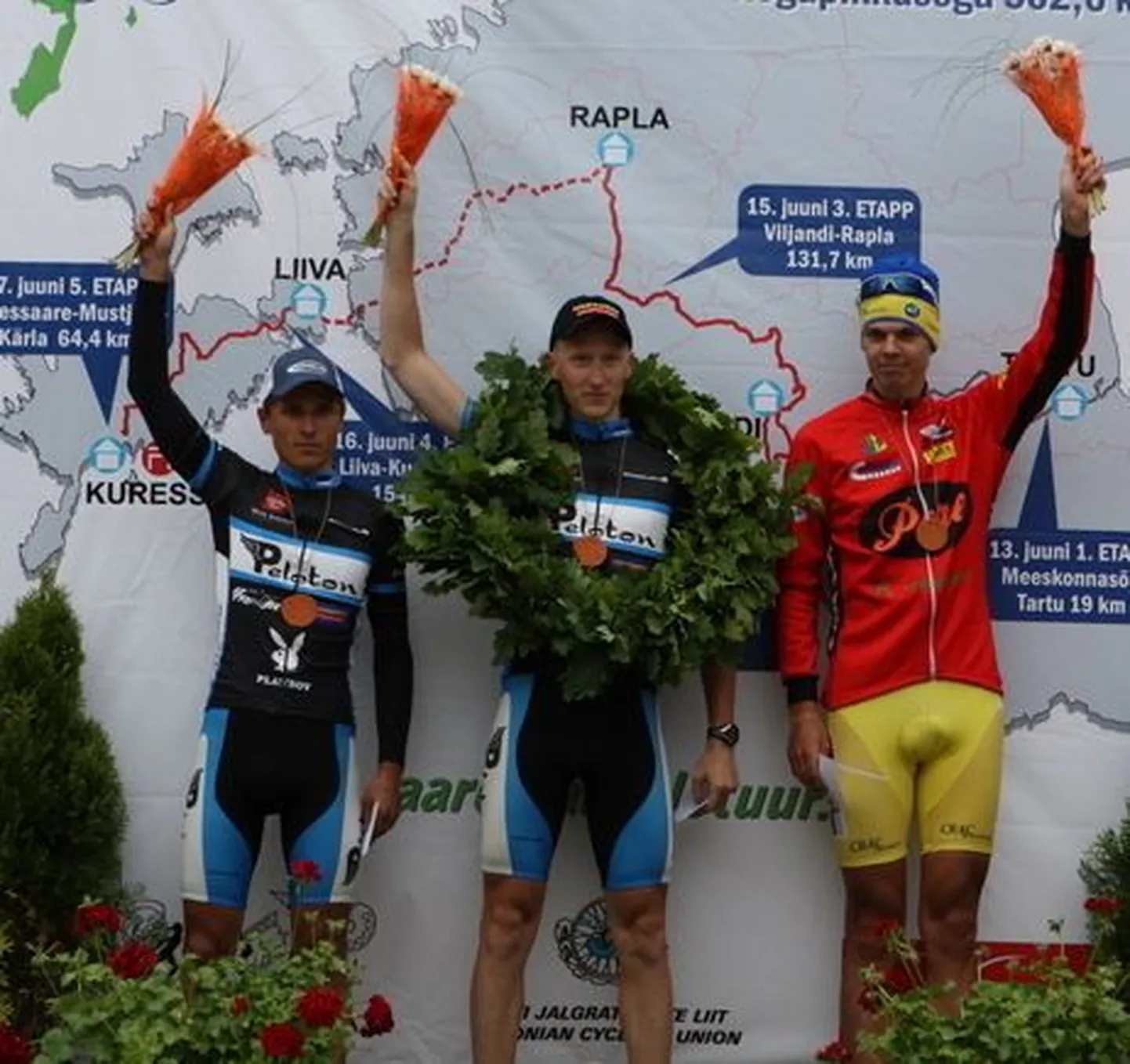 Saaremaa velotuuri 2. etapi esikolmik: Sander Maasing (vasakult), Ivo Suur (mõl. Team Peloton) ja Reijo Puhm.