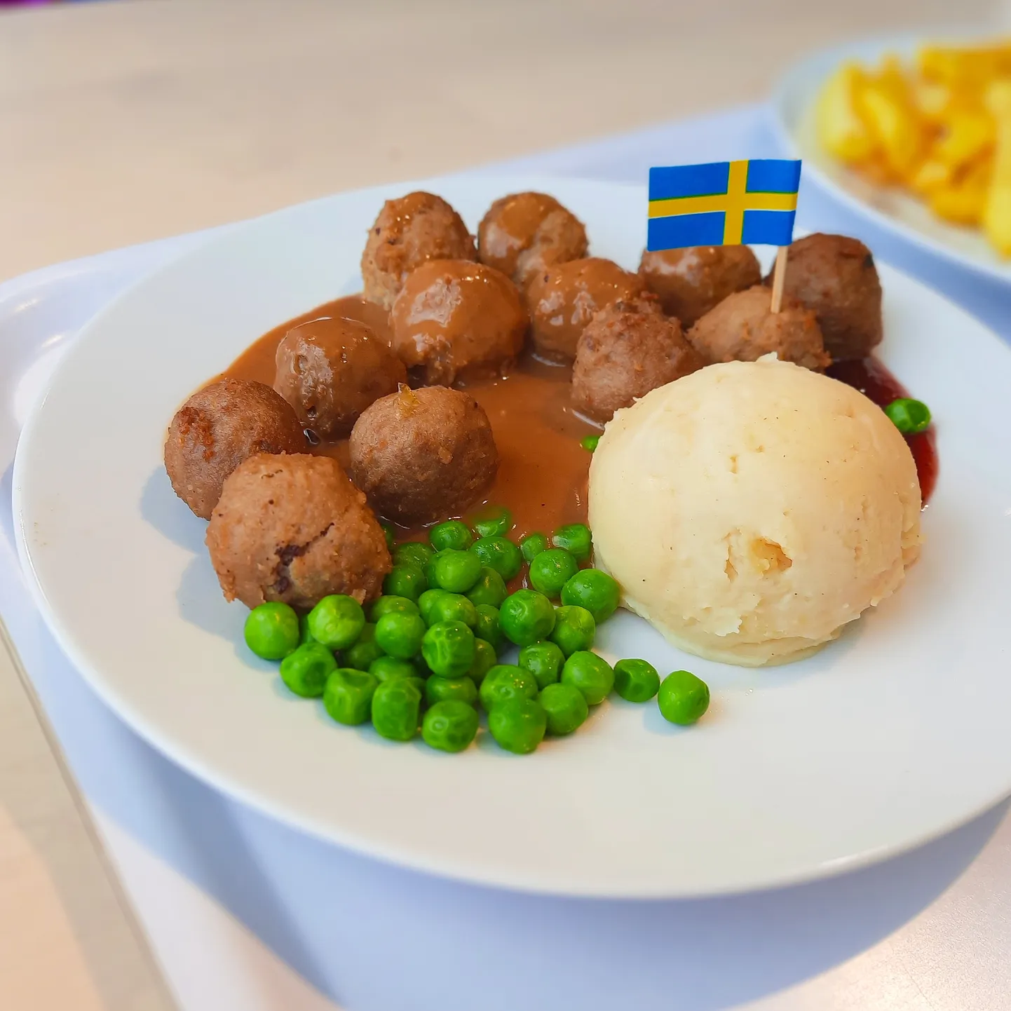 Фрикадельки с пюре в IKEA. Фото иллюстративное.