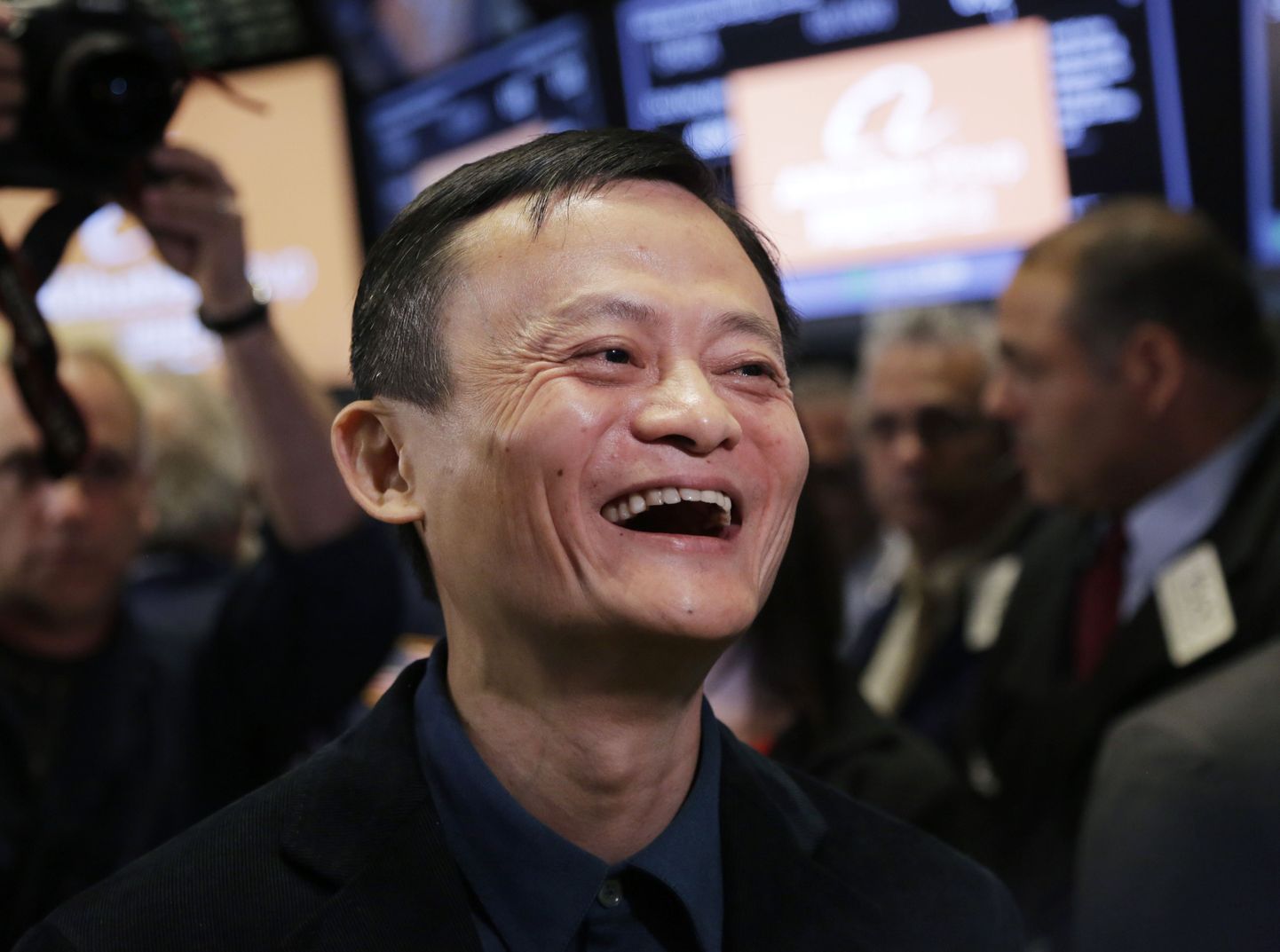 Alibaba asutaja Jack Ma rõõmustab ettevõtte eduka IPO üle New Yorgi börsil.