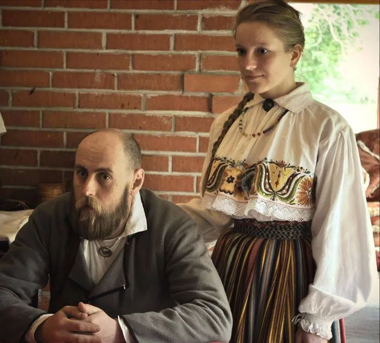 Peigmees Kristjan ja pruut Päivi-Pääsu.
