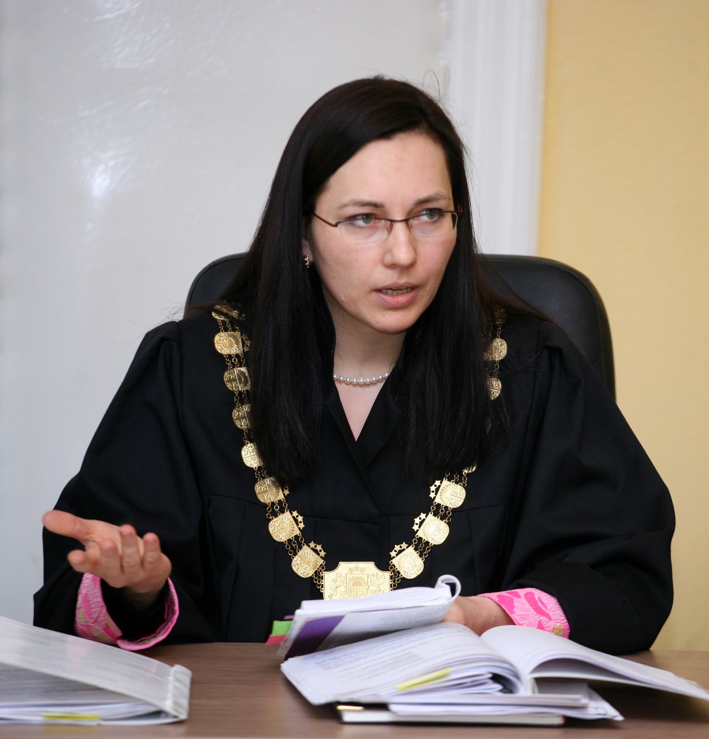 Administratīvās rajona tiesas priekšsēdētāja Ilze Freimane piedalās Administratīvās rajona tiesas sēdē, kurā izskata Rīgas domes aizliegumu rīkot visus 16.martā pieteiktos pasākumus.
