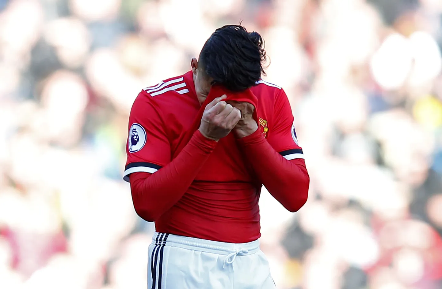 Alexis Sanchez sai treeningul tõsise vigastuse.