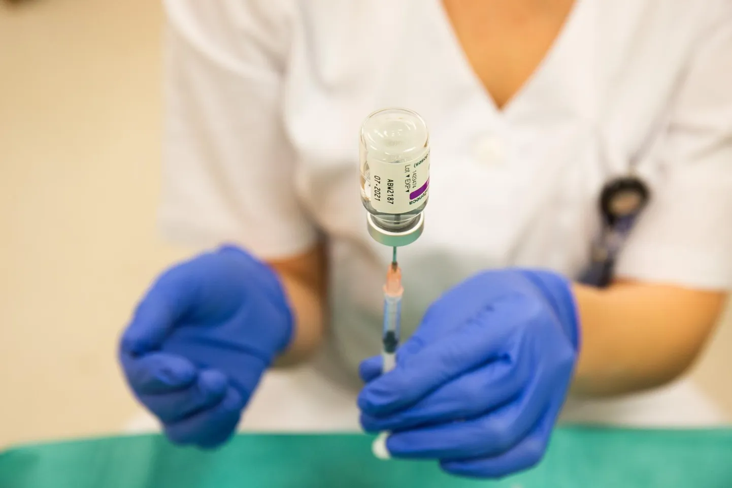 Eestis on COVID-19 vastu kaks vaktsiinidoosi on saanud 72 035 inimest.