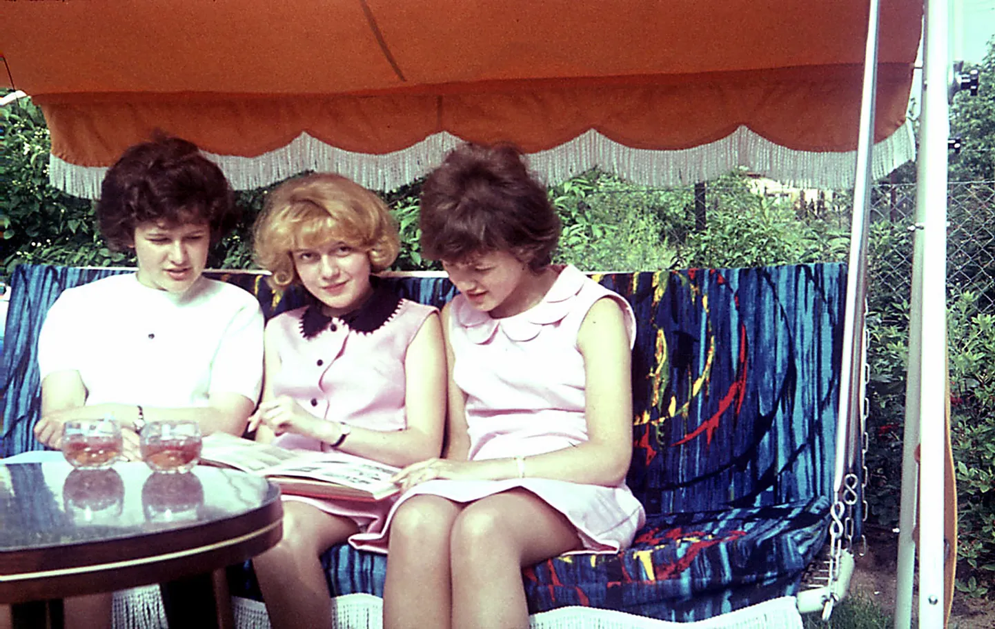 Молодые девушки. 1965 год
