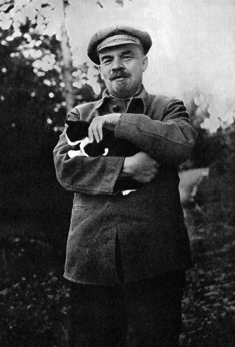 Vladimir Iljitš Lenin oli kassisõber