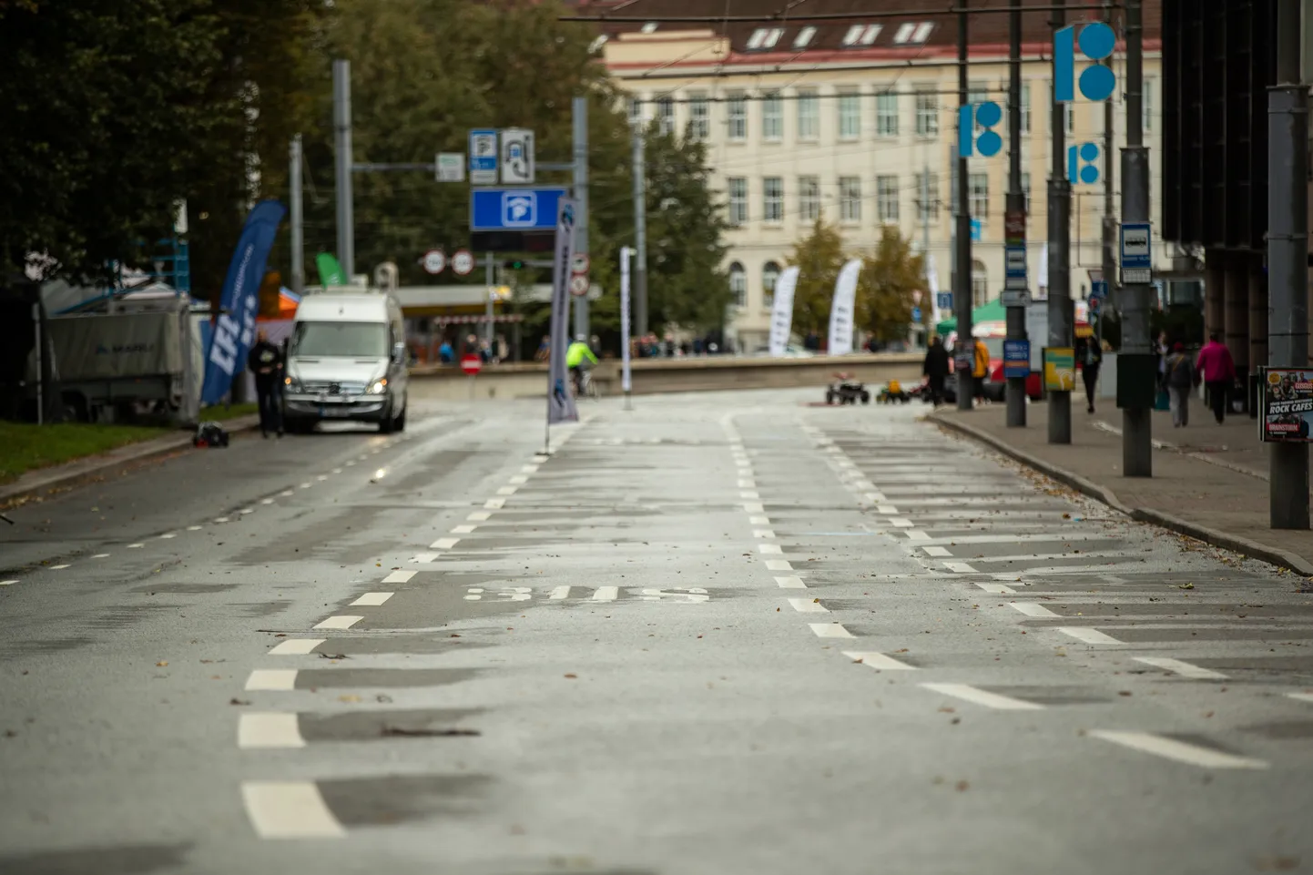 Kaarli puiestee.