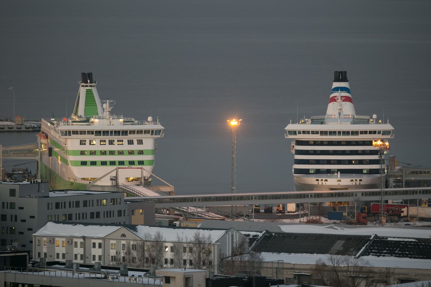 Tallink. Laevad sadamas.