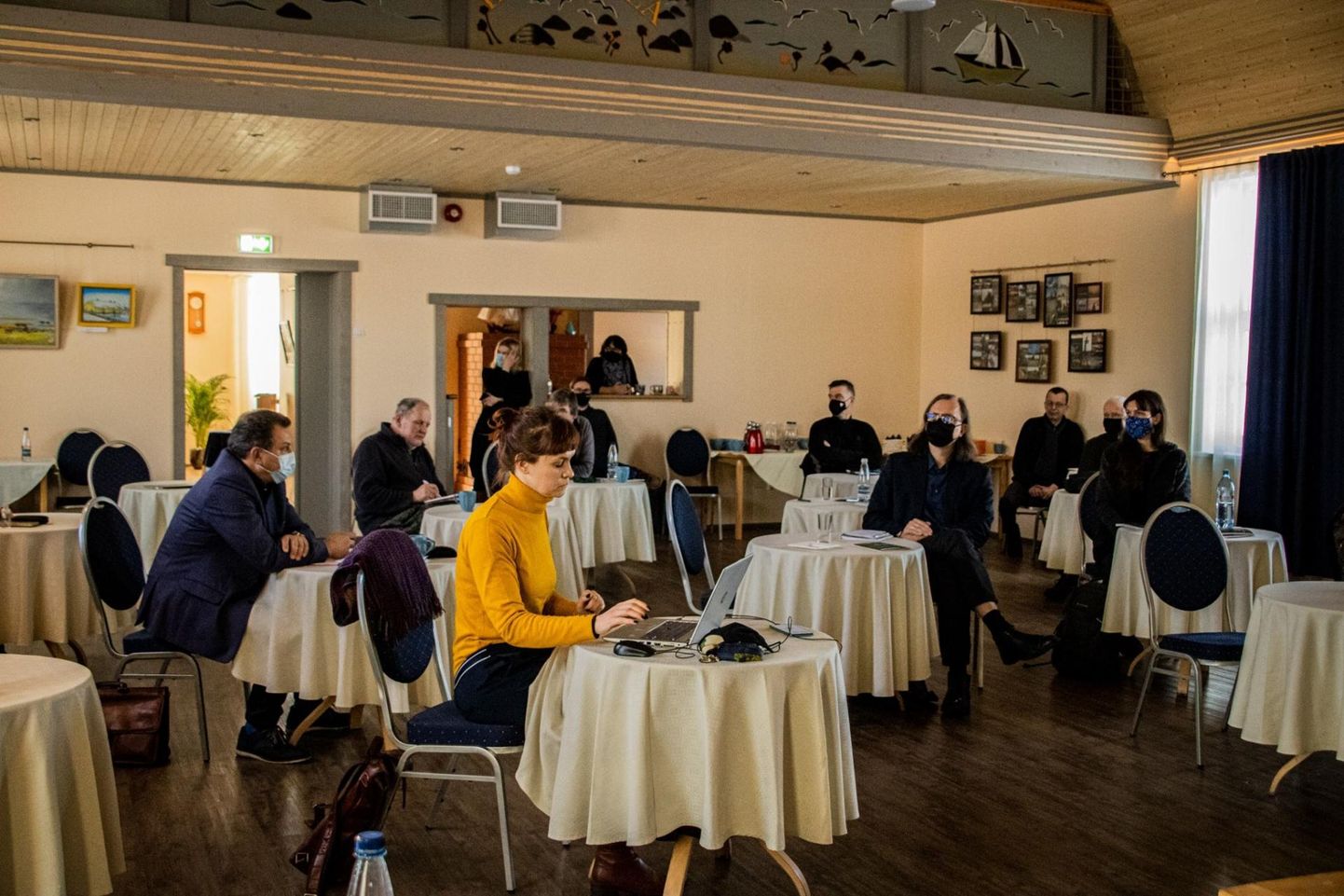 MTÜ Rannamänniku Kaitseks korraldas Kabli seltsimajas KAH-alade arutelu, kus kogukonna kaasamise ja valikraie teemal esinesid teadlased.