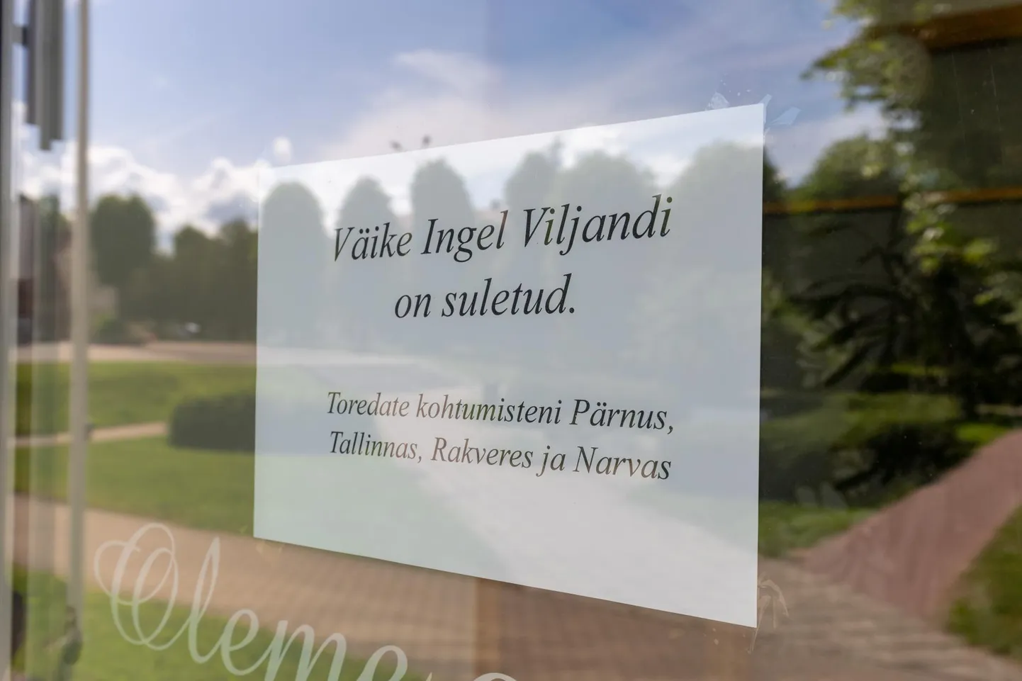 Vanalinnas ühte ja teist kohta proovinud esoteerikapoe Väike Ingel uksel on kiri, mis suunab kliendid naaberlinnadesse.