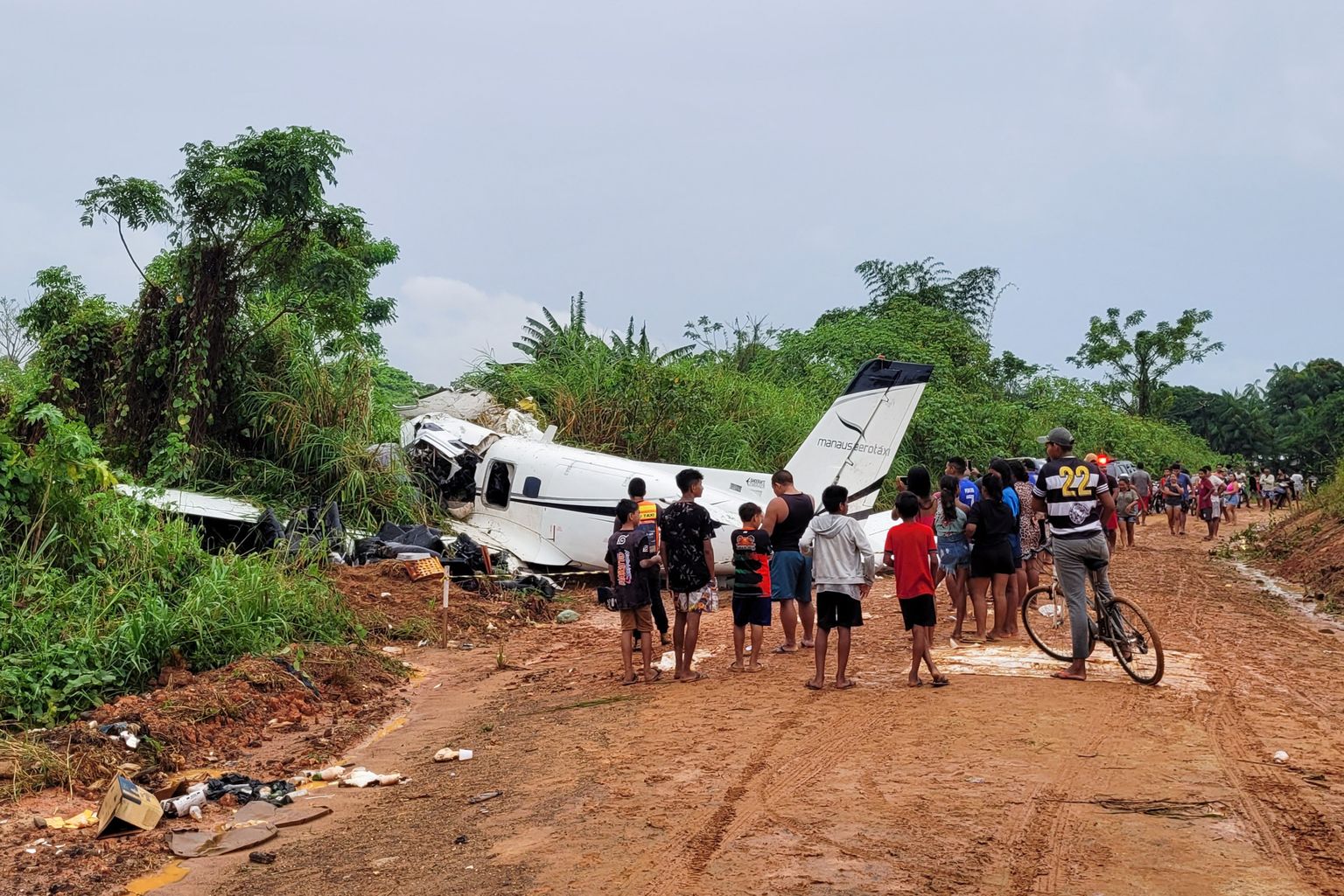 Brasiilias Amazonas osariigis alla kukkunud väikelennukis hukkus 14 inimest.
