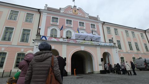 FOTOD ⟩ Uudistajatele avati taas parlamendi uksed