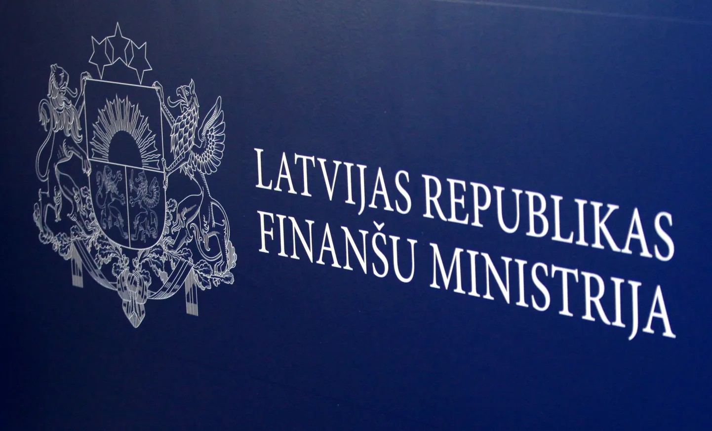 Uzraksts "Latvijas Republikas Finanšu ministrija".