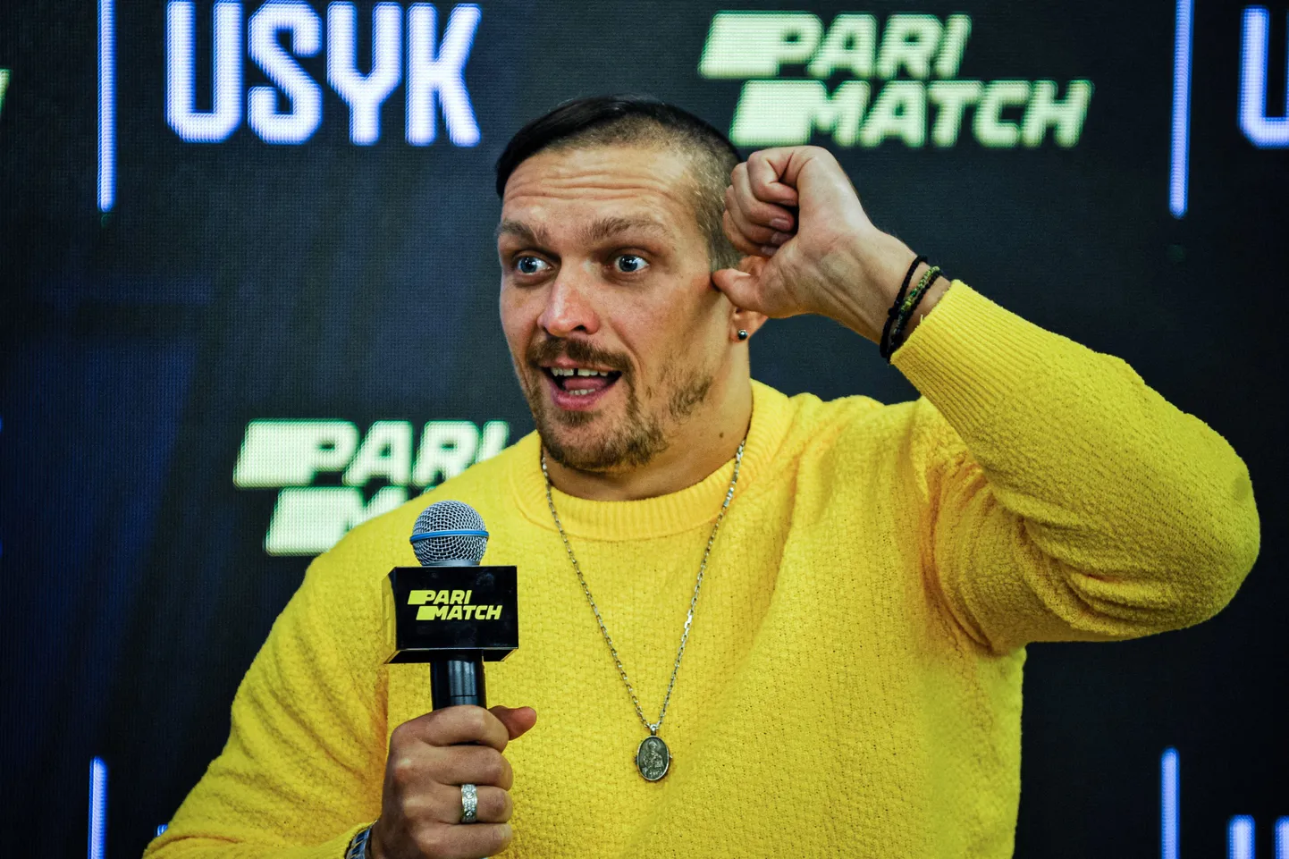Александр Усик