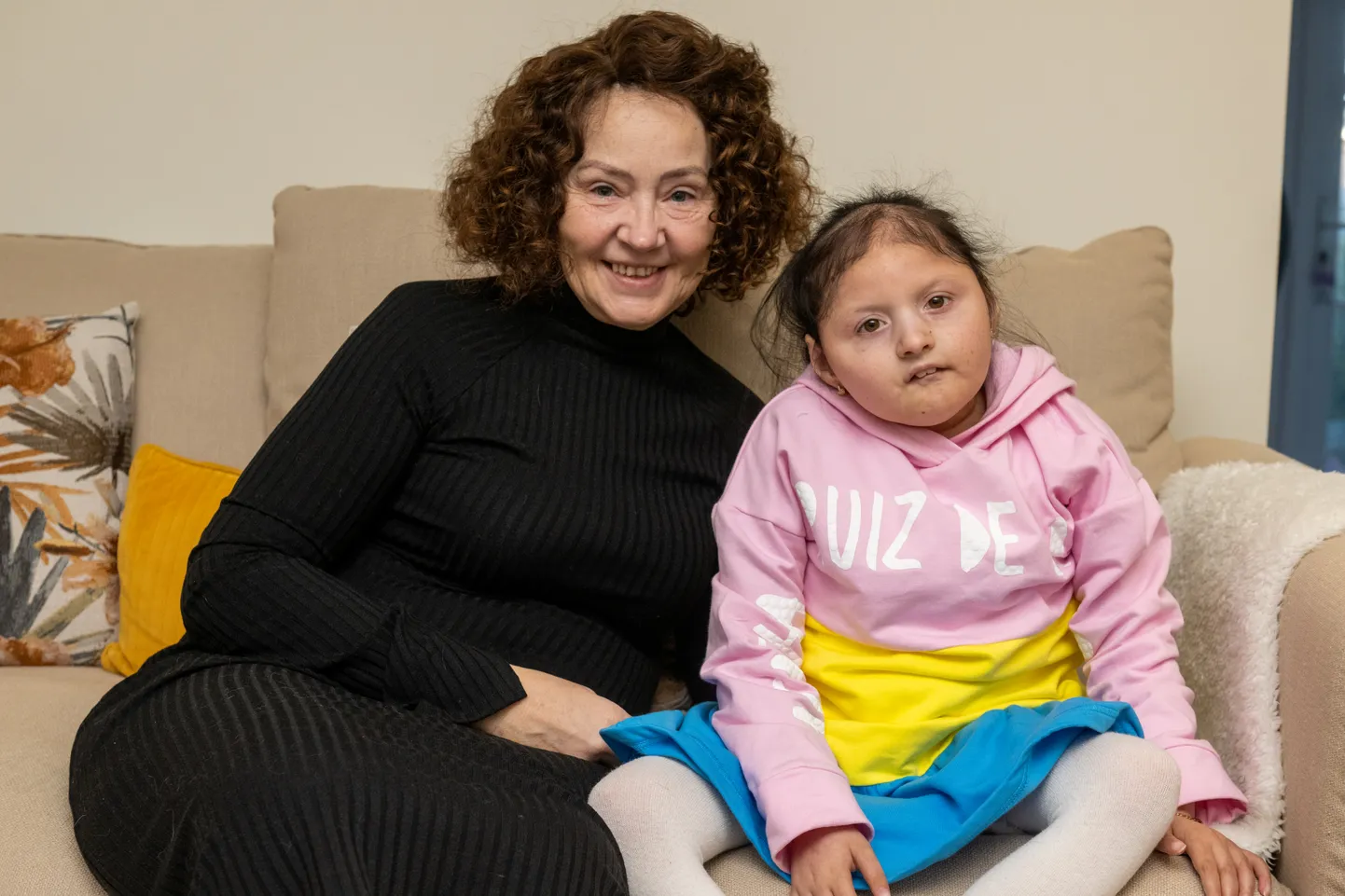 Aleisha Almahari oma tütre Dannia Shabbiriga