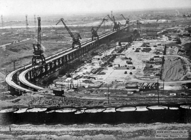 Строительство Каховской ГЭС в 1953 году.