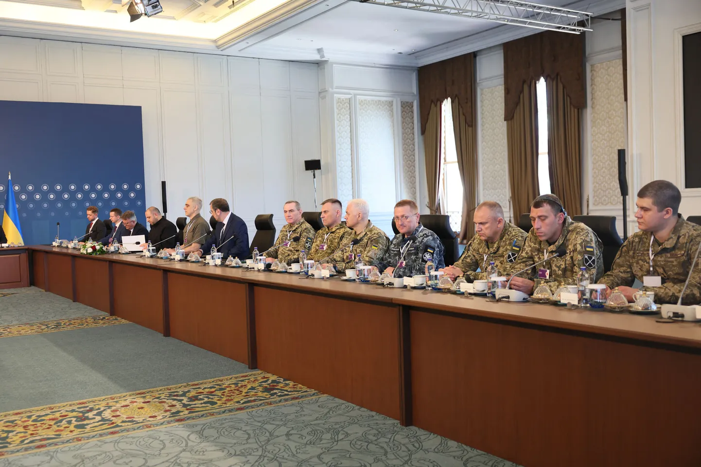 Ukrainas delegācija sarunās Stambulā