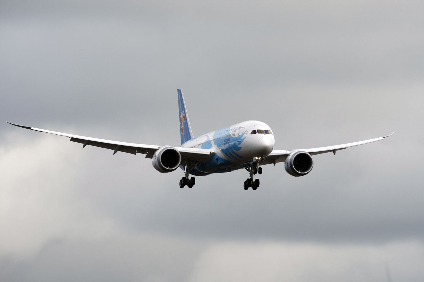 Akuveaga Dreamliner lennukid said loa katselendudeks