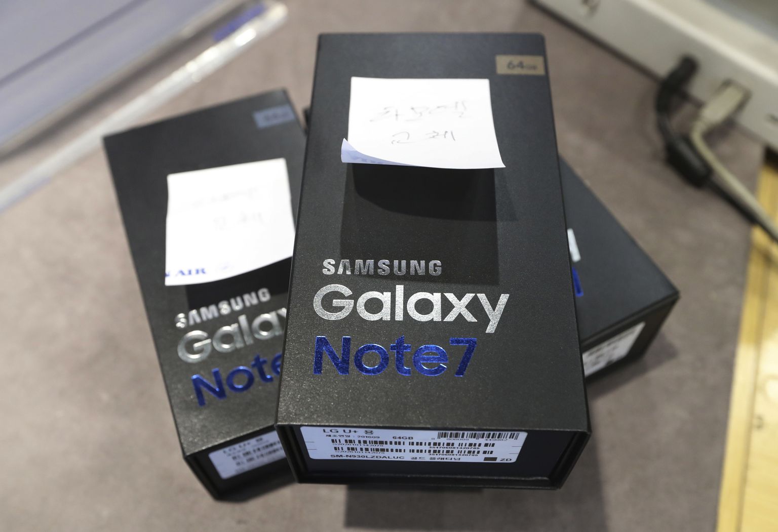 Samsung Galaxy Note 7 nutitelefonid, mis on müüjaile tagastatud.