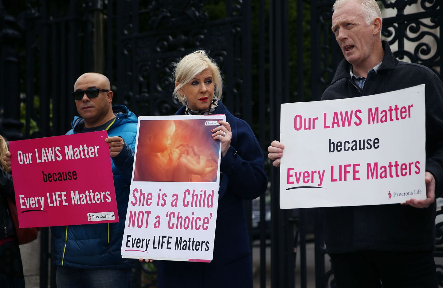 Protests pret abortiem Īrijā.