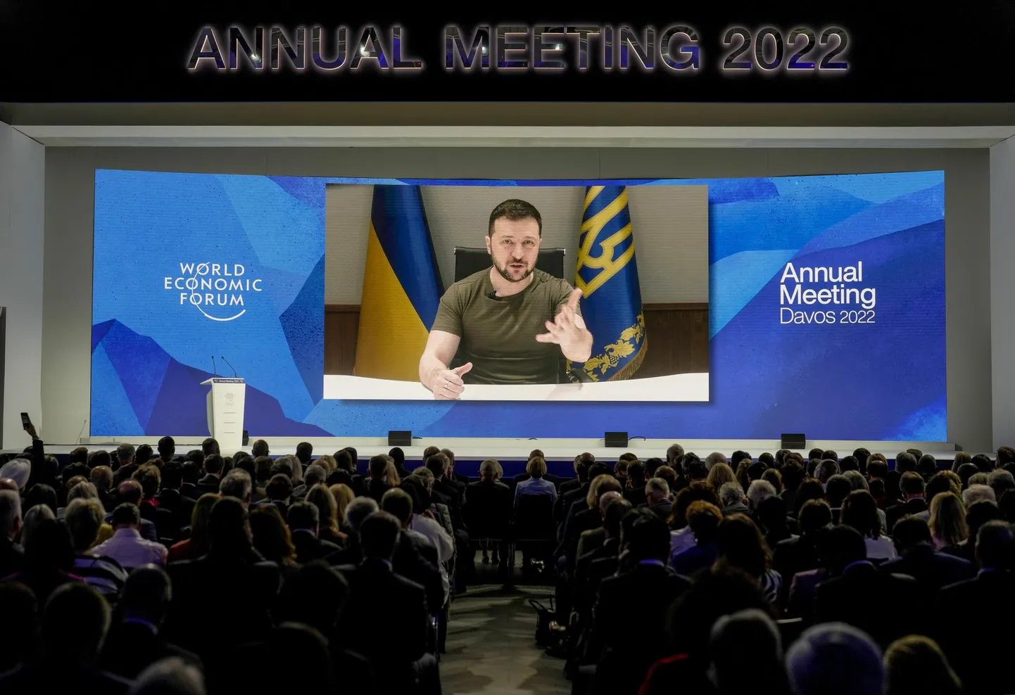 Ukraina president Volodõmõr Zelenskõi videoesinemine Davosi majandusfoorumil esmaspäeval.