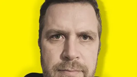 Martin Hooki debüütromaan "Sitt päev" toob põneviku Tallinnasse