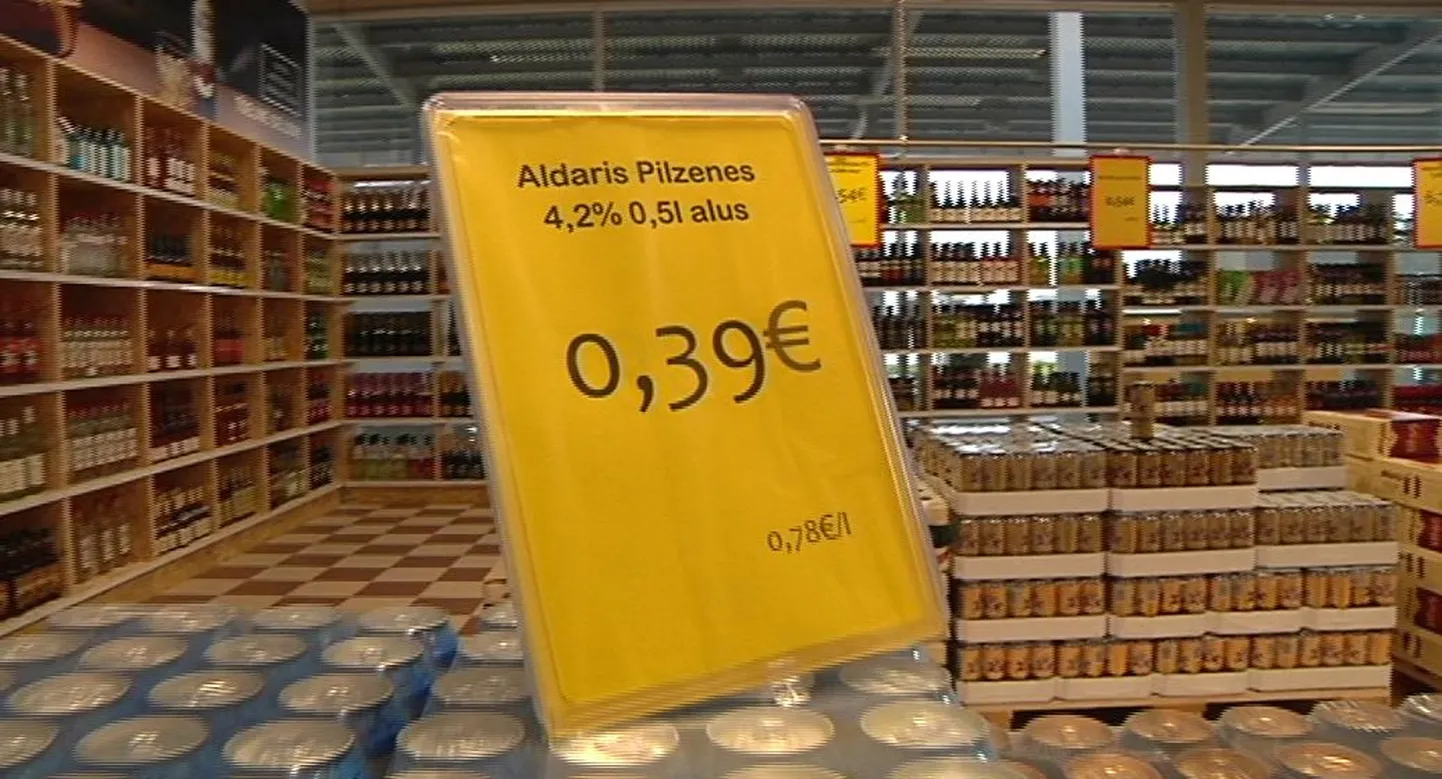 Alkoturism vohab piiril: eestlane käib Valkas odavat napsu ostmas!
