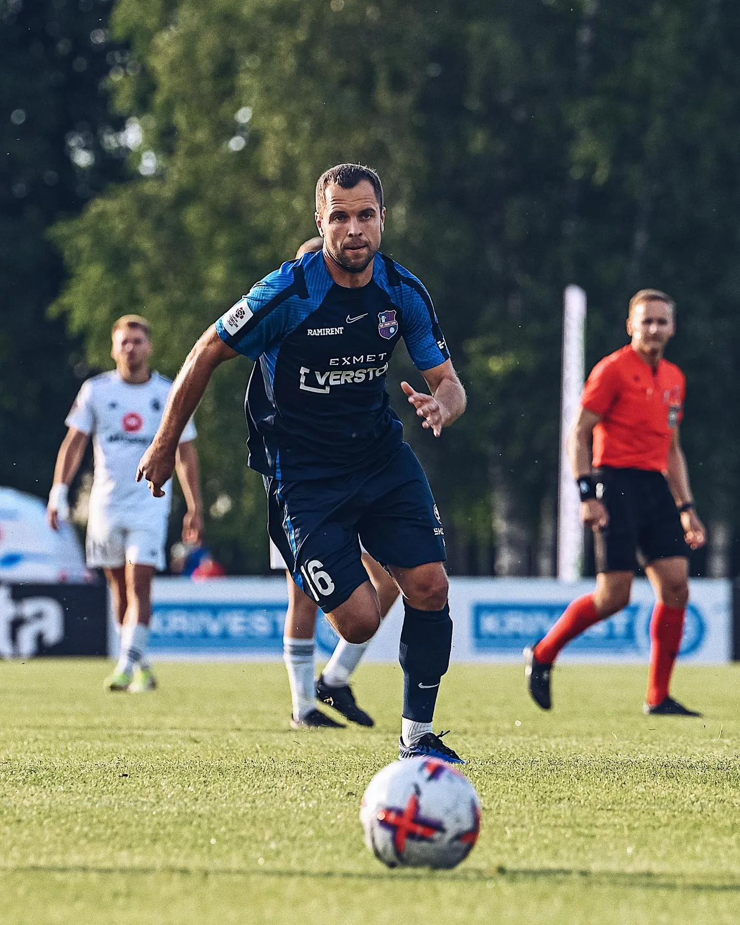 Paide Linnameeskonna mängija Sergei Mošnikov.