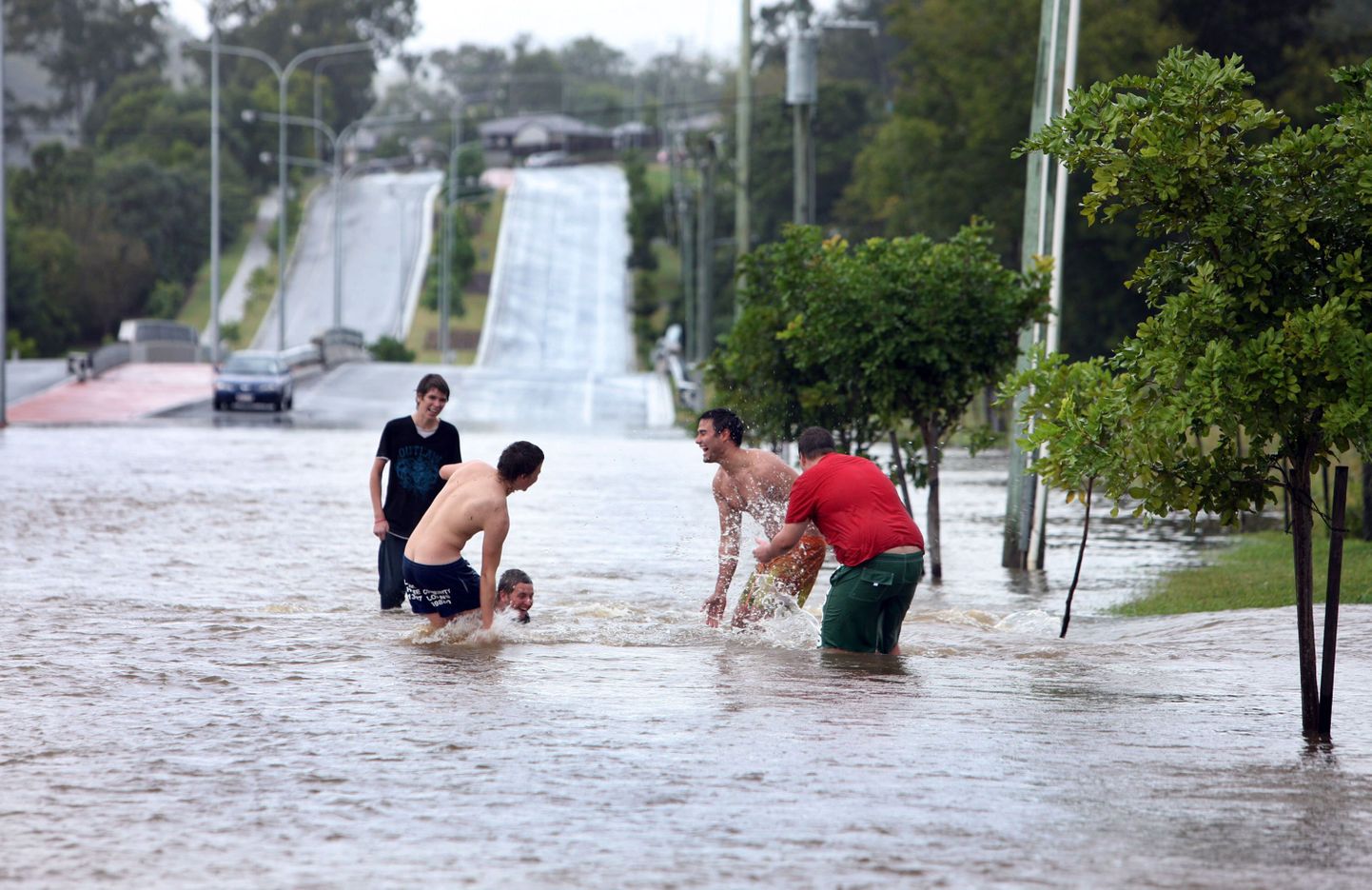 Üleujutatud maantee Mudgeerabas Queenslandi osariigis.