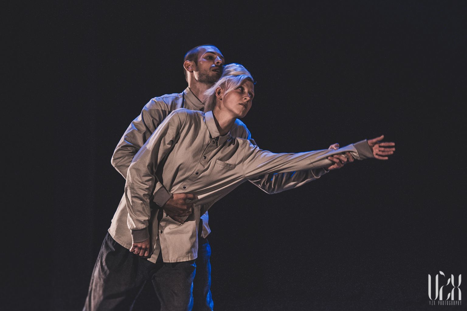 Leedu kaasaegse tantsu teatri Šeiko Dance Company lavastus «Aside».