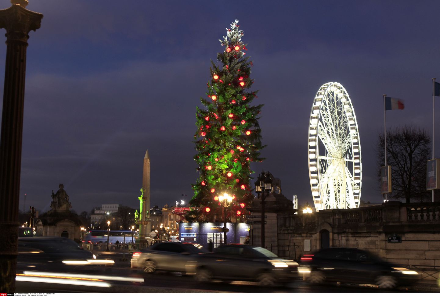 Pariisis asub väidetavalt Euroopa kõrgeim jõulupuu.
