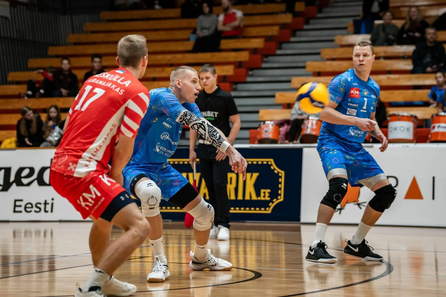 Pärnu võrkpalliklubi meeskond asus Balti liiga veerandfinaalseeriat Daugavpilsi tiimi vastu juhtima. 