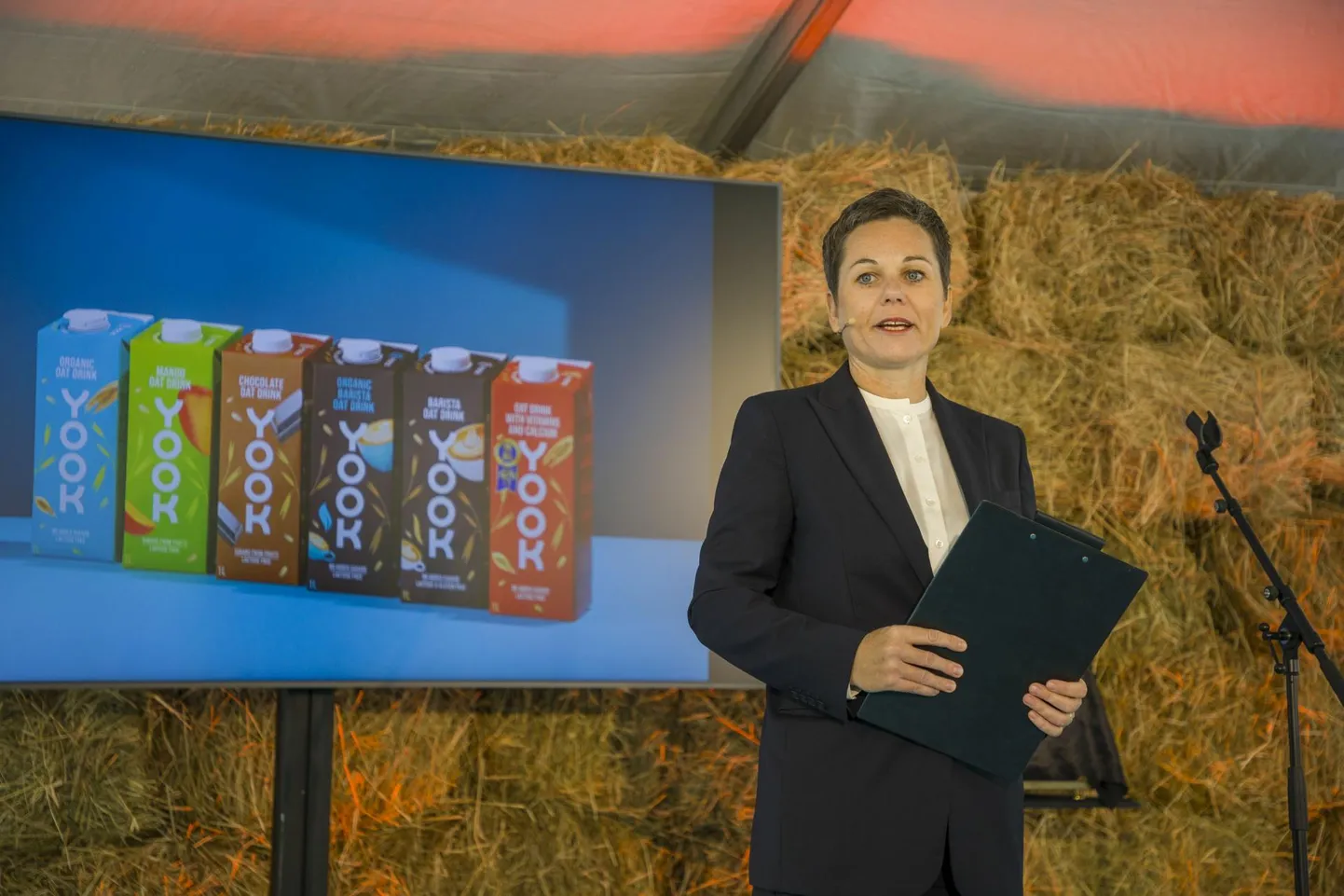 YOOKi tegevjuht Katre Kõvask plaanib Türil valmiva kaerajoogi laia maailma viia.