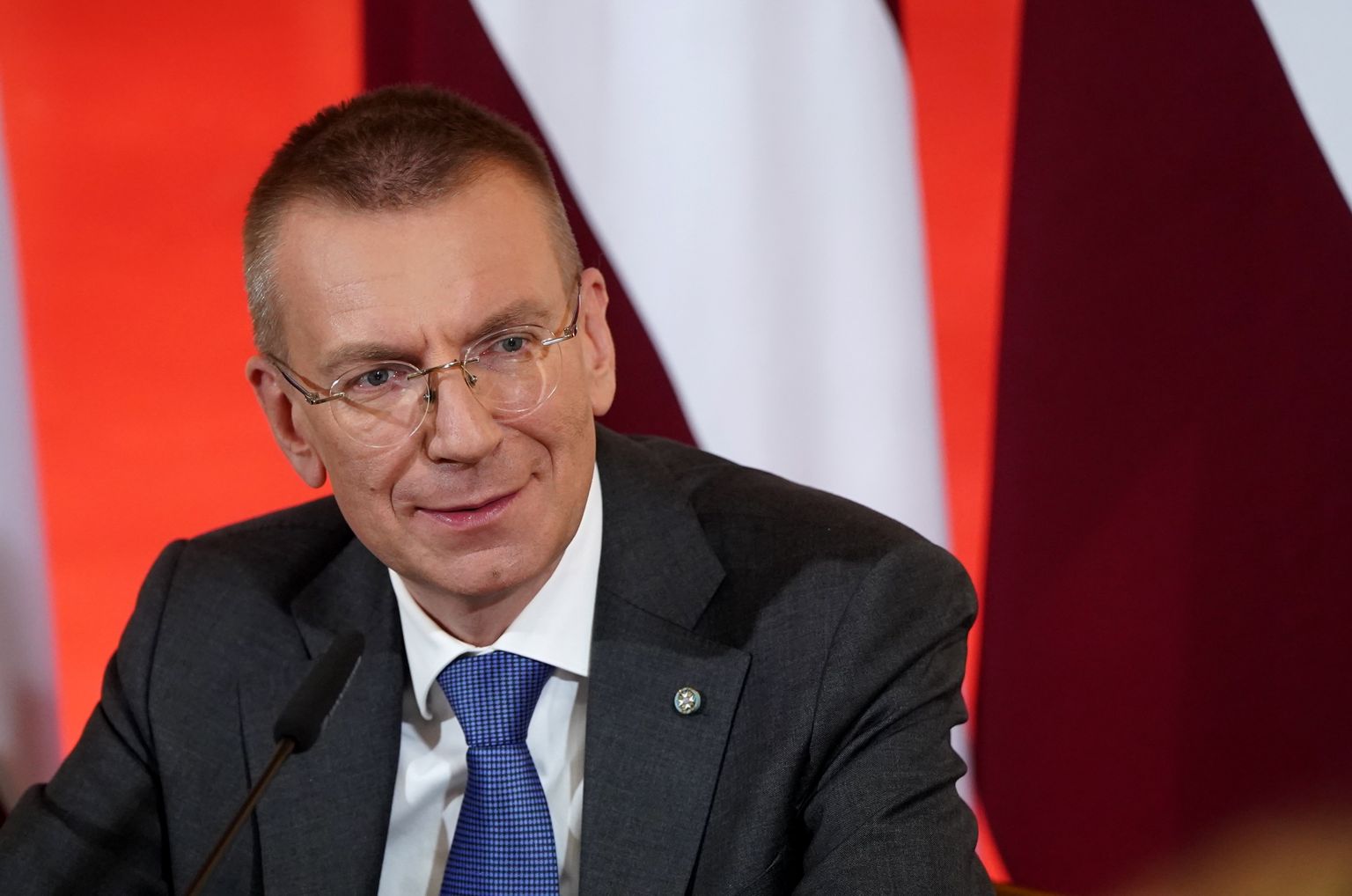 Jaunievēlētais Valsts prezidents Edgars Rinkēvičs piedalās preses konferencē pēc Saeimas ārkārtas sēdes, kurā notika Valsts prezidenta vēlēšanas.