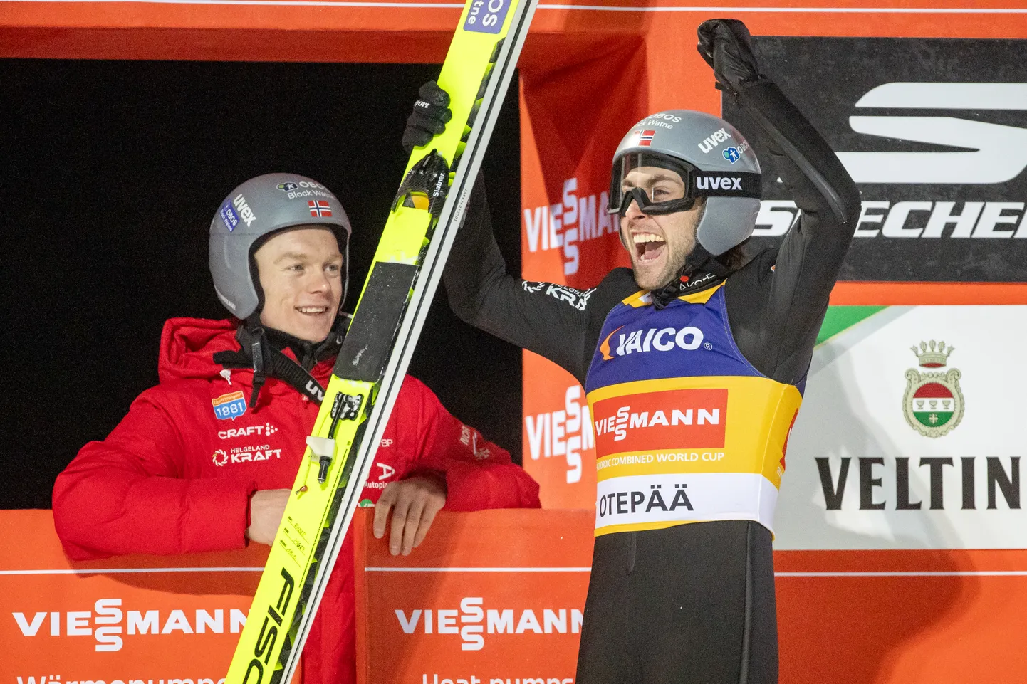 Meeste kahevõistlust pikki aastaid valitsenud Jarl Magnus Riiber (paremal) võitis Otepää MK-etapil reedese ühisstardist võistluse.