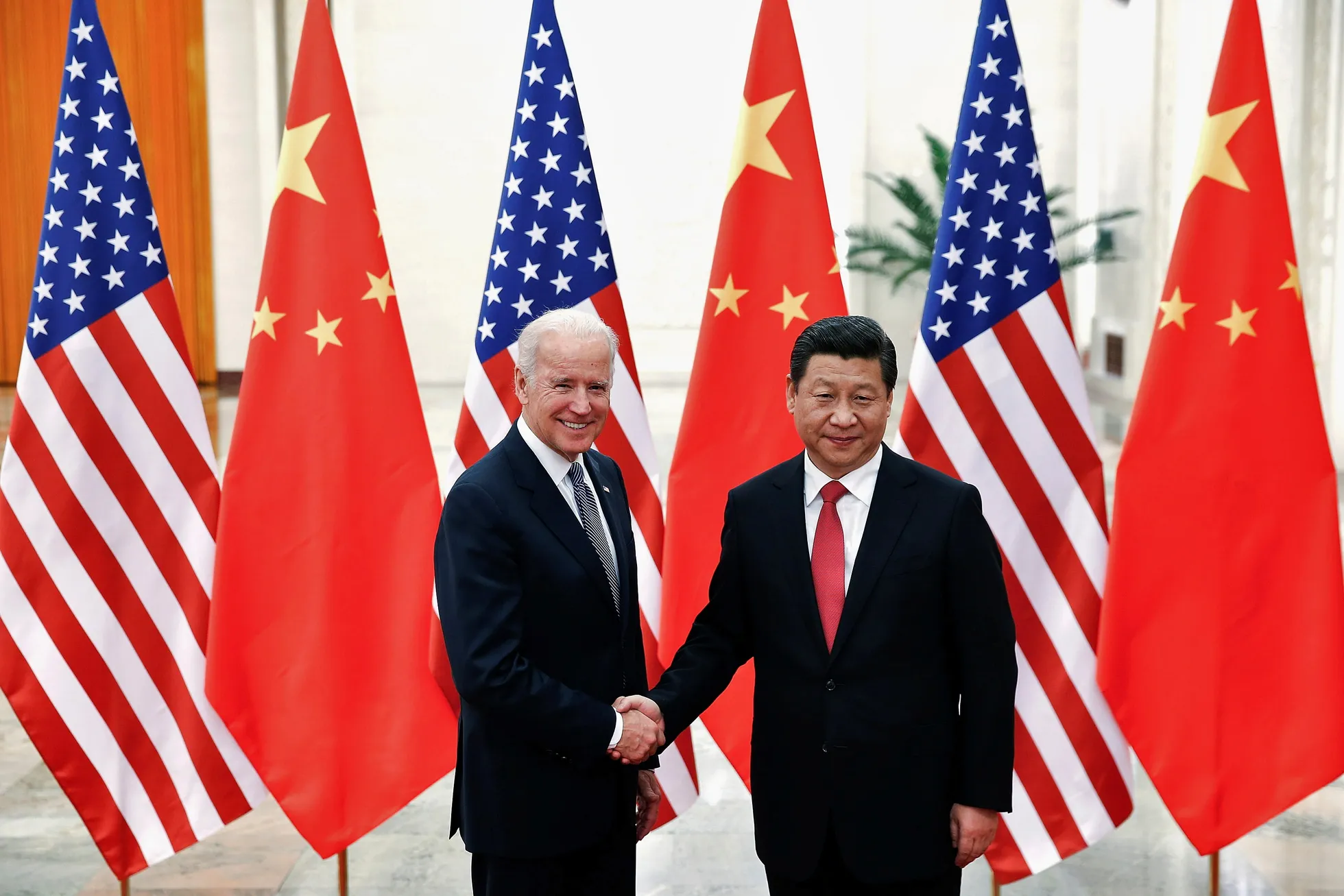 ASV prezidents Džo Baidens, Ķīnas prezidents Sji Dzjiņpins.