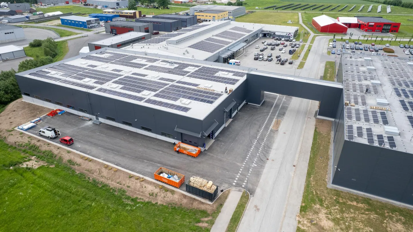 Aasta välisinvestori tiitli pävinud Hanza Mechanicsil valmis tänavu lehtmetalli tootmise hoone laiendus Vahi tööstuspargis.